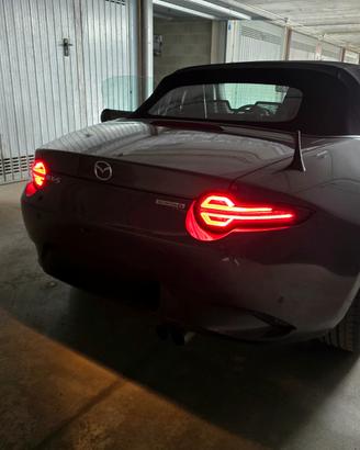 Mazda MX5 gruppi ottici posteriori Full LED grigio
