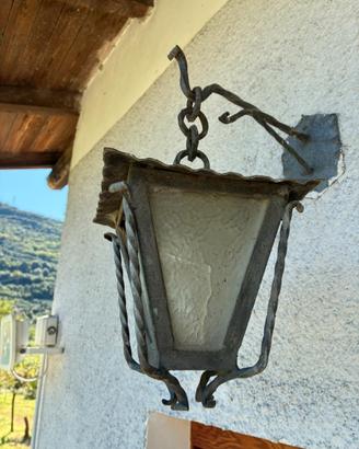 Lampada esterna in ferro battuto