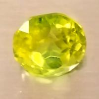 Peridoto naturale verde brillante 3,5 carati 