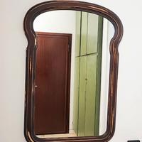 specchio antico con cornice in legno