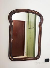 specchio antico con cornice in legno