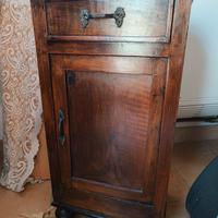 Mobiletto antico in legno massello – restaurato