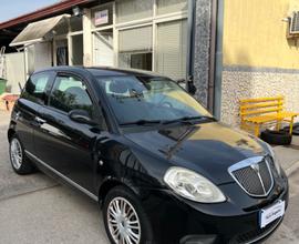 Lancia Ypsilon 1.4 Argento Ecochic GPL