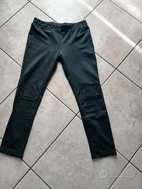 leggings neri con taglio al ginocchio 