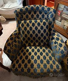 Coppia di Poltrone Classiche Vintage damascato