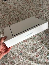 MacBook Air 13" M5 Midnight – Nuovo e sigillato