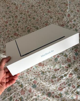 MacBook Air 13" M5 Midnight – Nuovo e sigillato