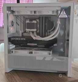 PC Gaming High-End Compact RTX 5070 i7-13700K 32GB
