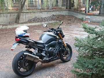 moto naked