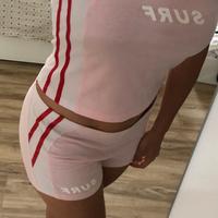 Completo top pantaloncini rosa sportivo