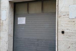 Portone basculante automatizzato gia' smontato