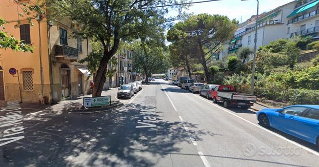 3 vani con POSTO AUTO e DOPPIO BALCONE Rebocco