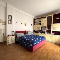 MONOLOCALE A CREMA