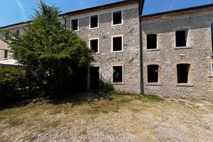 CASA SEMINDIPENDENTE A SERNAGLIA DELLA BATTAGLIA