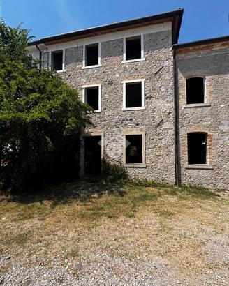 CASA SEMINDIPENDENTE A SERNAGLIA DELLA BATTAGLIA