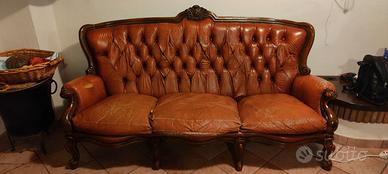 Divano Chesterfield in pelle