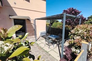 Trilocale indipendente con 2 giardini privati