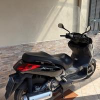 Yamaha x max 250