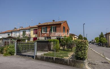 PORZIONE DI TESTA CON GIARDINO