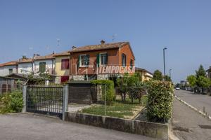 PORZIONE DI TESTA CON GIARDINO