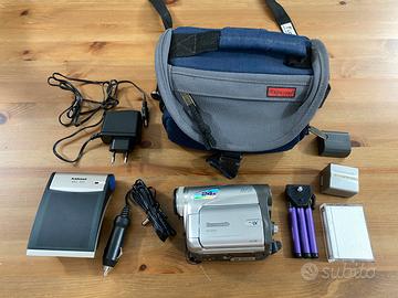 Videocamera vintage Panasonic NV-GS17.