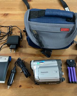 Videocamera vintage Panasonic NV-GS17.