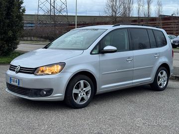 Volkswagen Touran 1.6 TDI DSG Business 7 posti 201