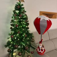 Albero di natale con le decorazioni