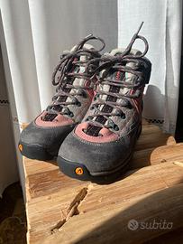 Scarponi trekking montagna Dolomite 37