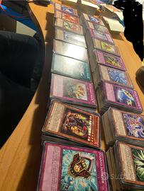 Lotto 500 Carte - 100 rare comprese Yu-Gi-Oh