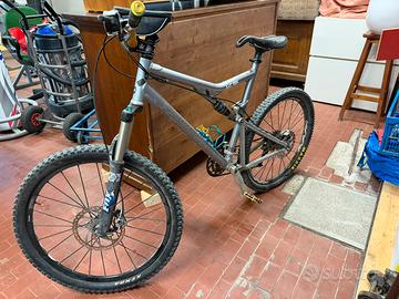 Santa Cruz Superlight v5