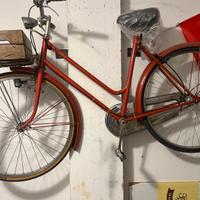 Bici da donna con cestino