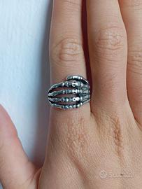 anello con scheletro teschio emo goth