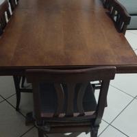 tavolo allungabile  con 8 sedie 