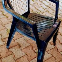 t15 tavoli in plastica e 30 sedie