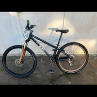 Bici mtb dirt bike buone condizioni.