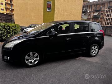Peugeot 5008 monovolume 1.6 e-hdi anno 2012