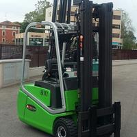 Carrello elevatore elettrico CESAB blitz 315 - 3 r
