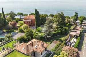 VILLA SINGOLA A TOSCOLANO-MADERNO