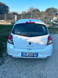 RENAULT Clio 3ª serie - 2012