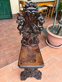 Sedia intagliata in legno fine 800