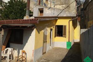 2 LOCALI A FRASSO TELESINO