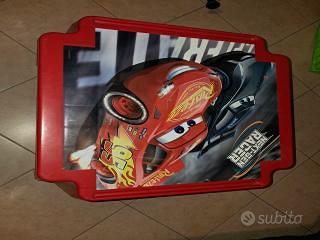 tavolino rosso per bambini