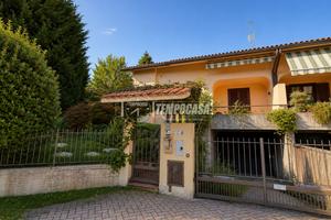 VILLA BIFAMILIARE CON AMPIO GIARDINO PRIVATO - USM