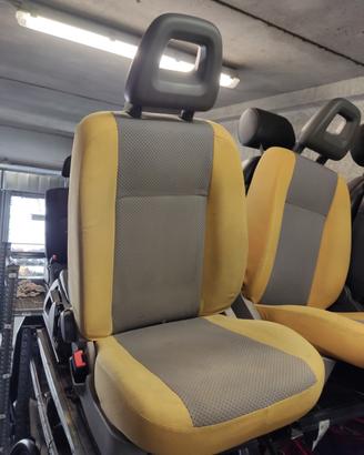 Sedile anteriore dx FIAT PANDA del 2004