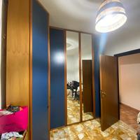 Armadio ad angolo in vero legno