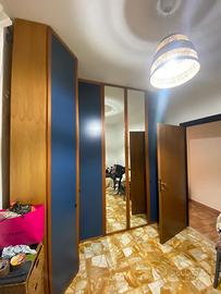 Armadio ad angolo in vero legno