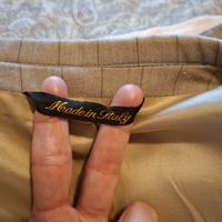 completo uomo beige a righe sottili scure