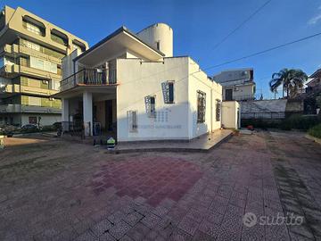 Villa di 10 locali a Siracusa