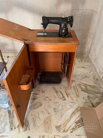 Macchina da cucire Singer 15M con mobile